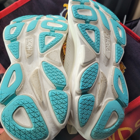White Hoka Bondi 8 Size 9.5D (Wide) - Picture 5 of 7